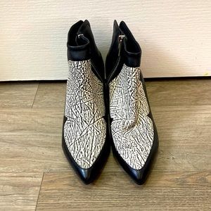 Women’s Legy Black/Cream Leather Heeled Boots Size 38 - Like New!